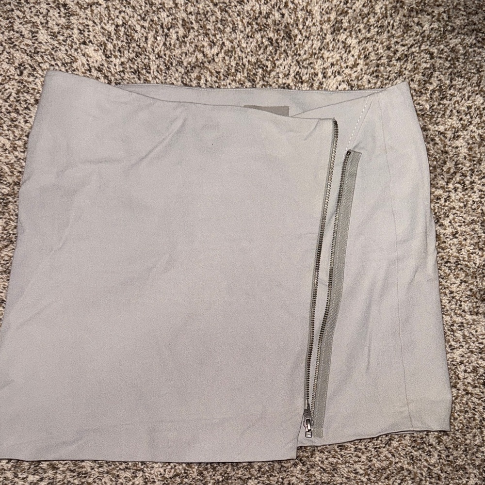 Helmut Lang Light Gray Mini Skirt with Zipper fits as size 4
